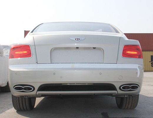 Nhiều xe sang đang xếp hàng tại cảng Hải Phòng